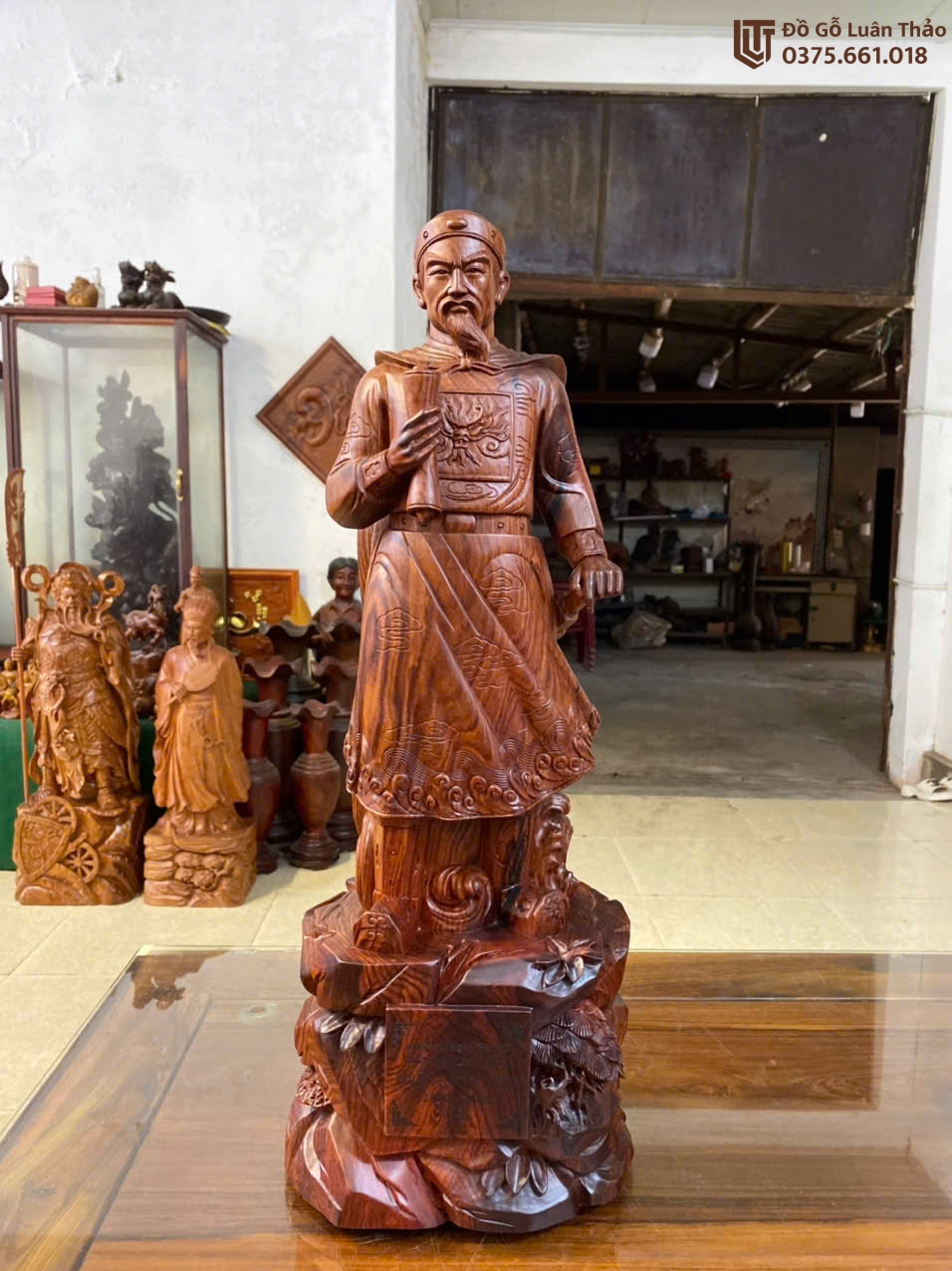 Trần quốc tuấn gỗ cẩm việt cao 60 (cm )